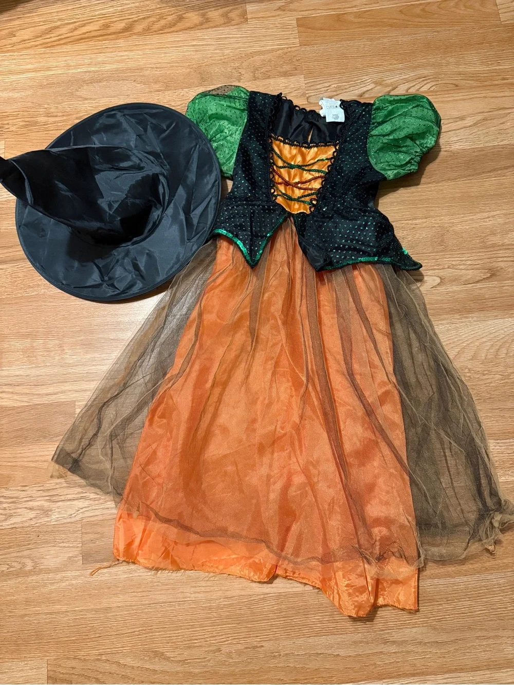 Kids witch costume with hat